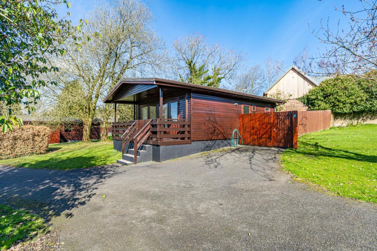 Bluebell Lodge 7 With Hot Tub Newton Stewart Exterior photo