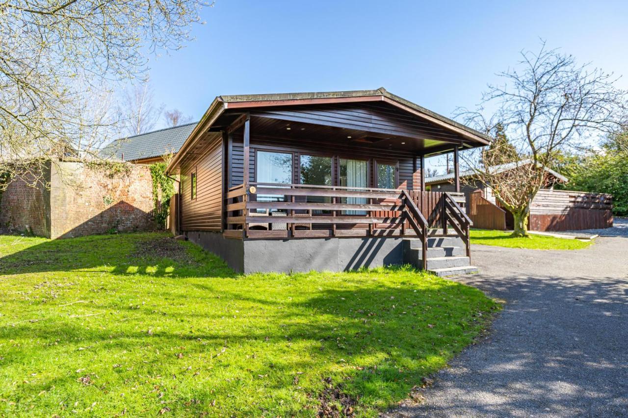 Bluebell Lodge 7 With Hot Tub Newton Stewart Exterior photo