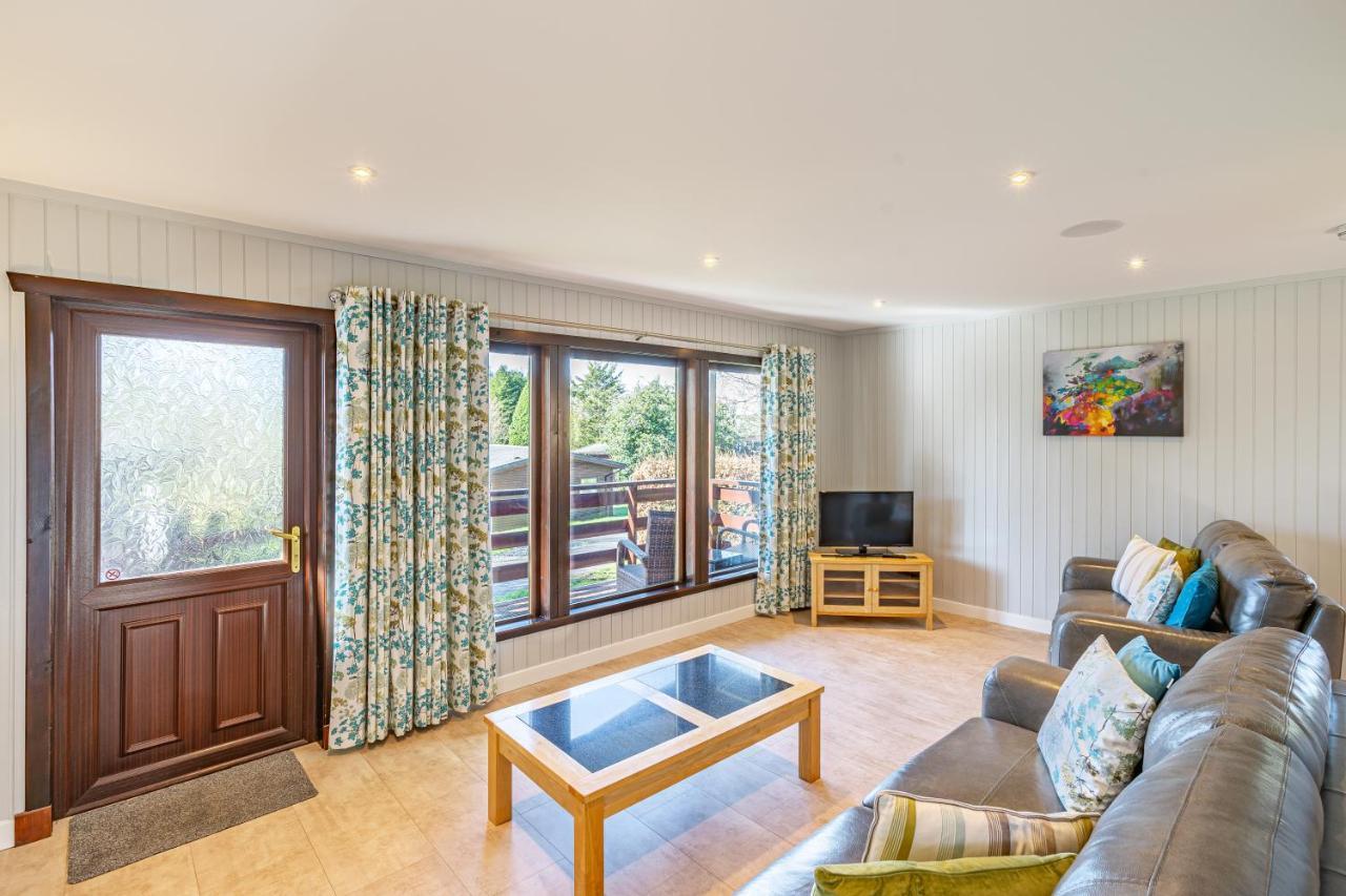 Bluebell Lodge 7 With Hot Tub Newton Stewart Exterior photo